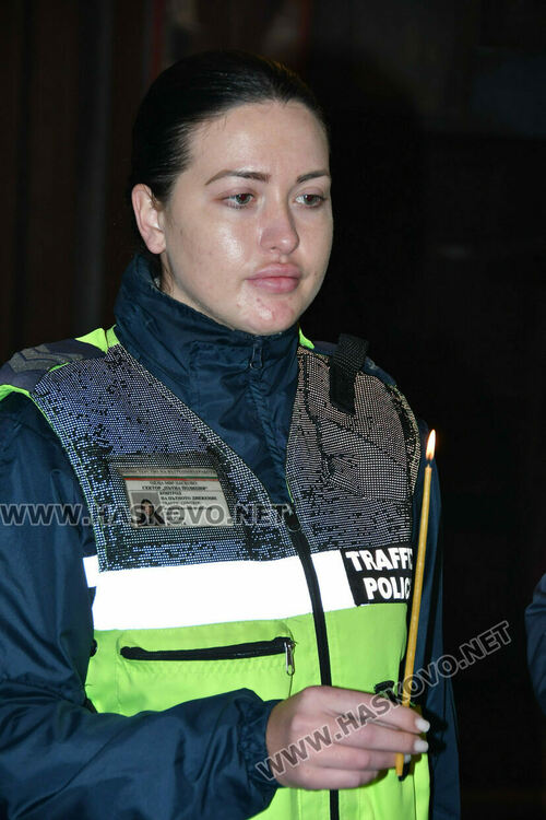 Отслужиха панихида в памет на жертвите на пътя в храм „Св. арх. Михаил и Гавраил“ в Хасково