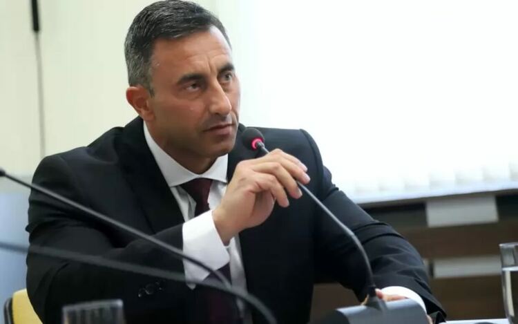 Румен Спецов вече е официално особен търговски управител на дружествата на „Лукойл“ в България.