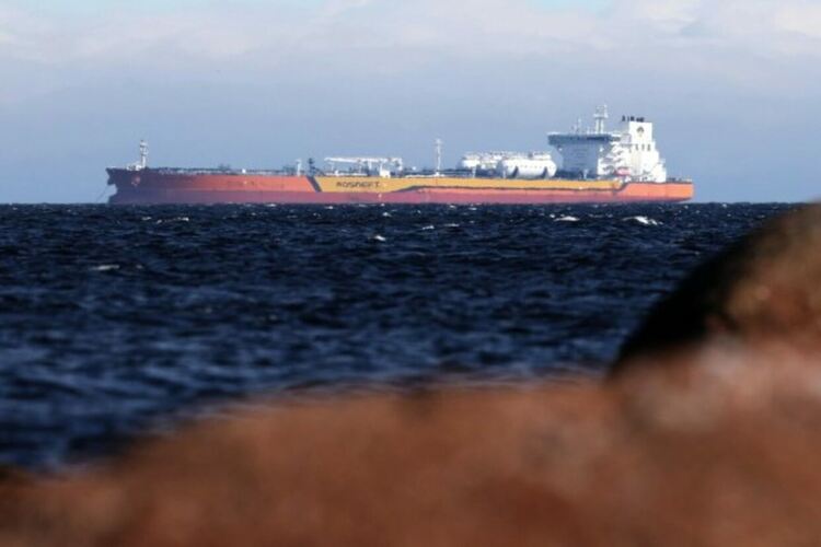 Заради санкциите цената на руския петрол се срина до 36 долара за барел