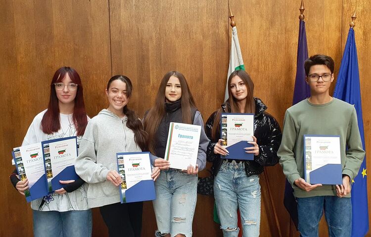 Възпитаници на Школата по етнография с награди от Национален ученически конкурс