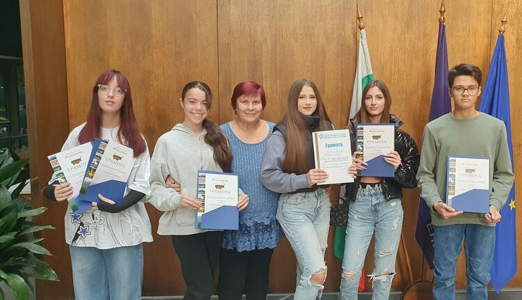 Възпитаници на Школата по етнография с награди от Национален ученически конкурс