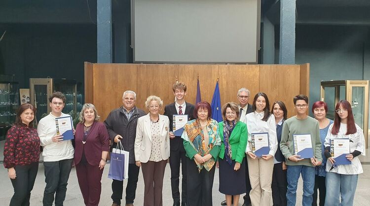 Възпитаници на Школата по етнография с награди от Национален ученически конкурс