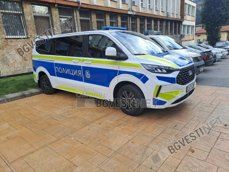 В Смолян вандали повредиха полицейски автомобил на паркинга на дирекцията 