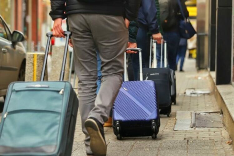 Общ онлайн билет за автобус, влак, самолет и кораб е заложен в нов закон