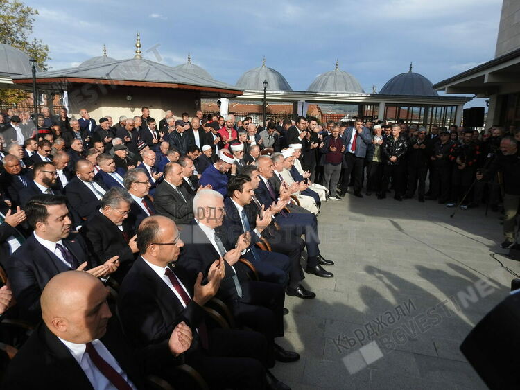 Откриха новата джамия в Кърджали/снимки/