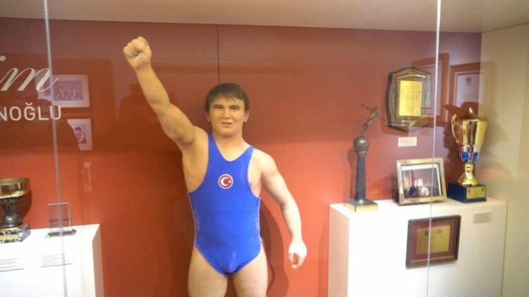 Откриха къщата музей на Наим Сюлейманоглу в Момчилград/снимки/