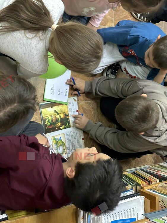 Кети Вълкова представи новата си детска книга „Загадките на ЧудоЗнайко“ в Градската библиотека на Димитровград