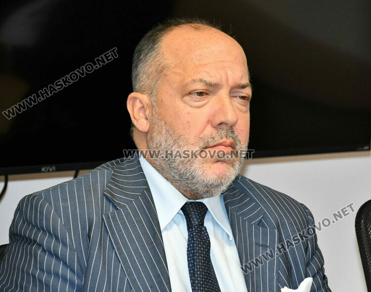 Анселмо Капороси