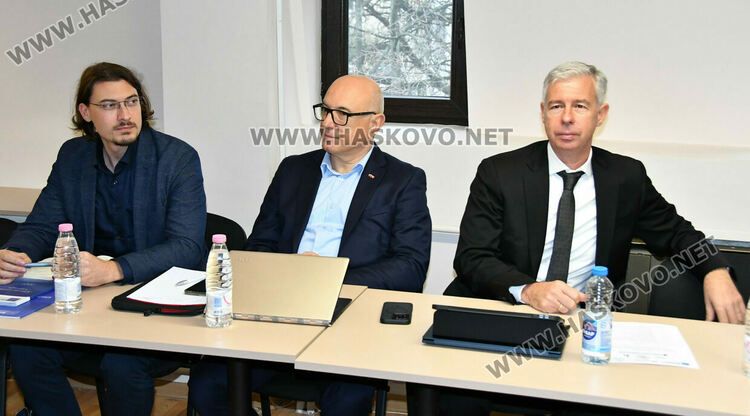 Индустриалци: До 10 години светът няма да е същият заради квантовите компютри, бизнесът и образованието също