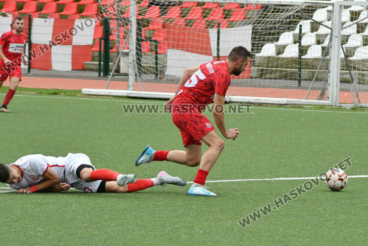 ОФК „Хасково“ изхвърли ФК „Хасково“ от турнира за аматьорската купа след 0:4 на „Младост“