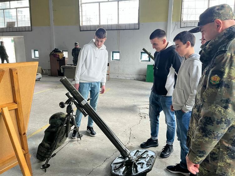 Алпийците от Смолян отвориха врати за празника на Сухопътните войски