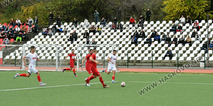 ОФК „Хасково“ изхвърли ФК „Хасково“ от турнира за аматьорската купа след 0:4 на „Младост“