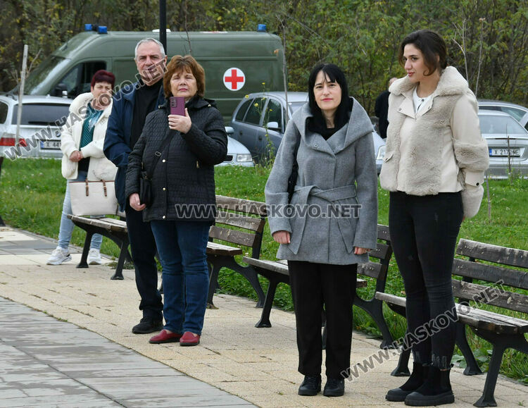 Хасково почете Празника на Сухопътните войски с тържествен ритуал пред паметника на Десети Родопски полк 