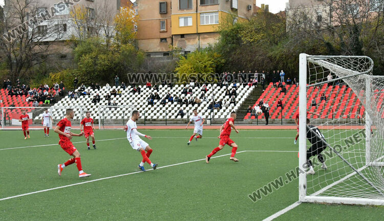 ОФК „Хасково“ изхвърли ФК „Хасково“ от турнира за аматьорската купа след 0:4 на „Младост“