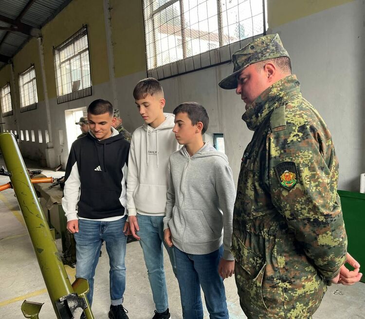 Алпийците от Смолян отвориха врати за празника на Сухопътните войски