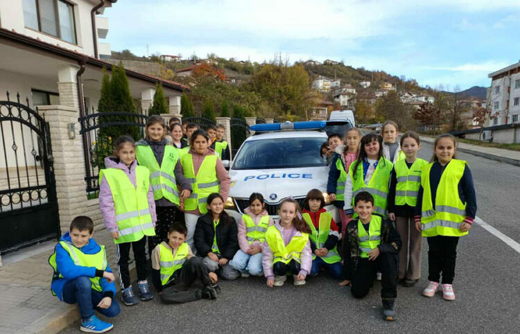 Полицаи от РУ-Ардино запознаха 60 ученици с важни правила за сигурността на пешеходците