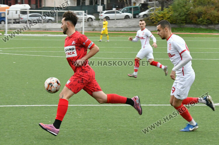 ОФК „Хасково“ изхвърли ФК „Хасково“ от турнира за аматьорската купа след 0:4 на „Младост“