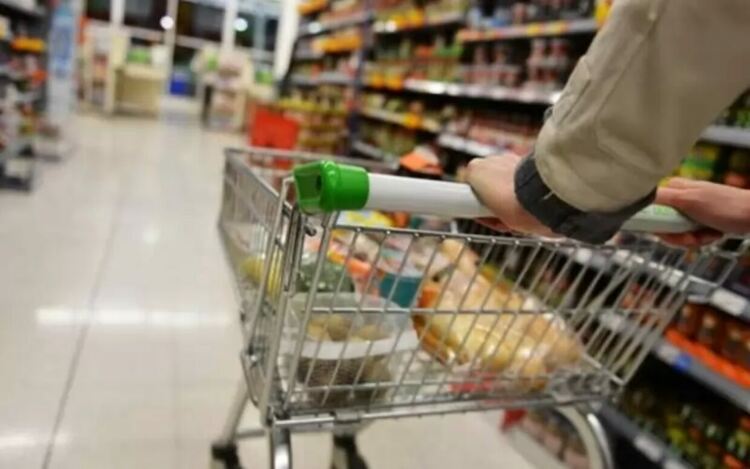 Бизнесът е потресен - държавата, която уж иска да потушава инфлацията, сама тласка цените нагоре с безумни решения.