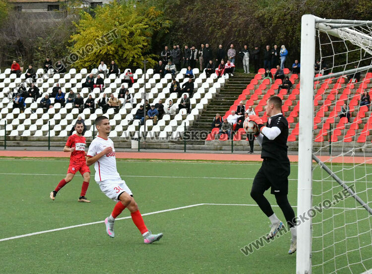 ОФК „Хасково“ изхвърли ФК „Хасково“ от турнира за аматьорската купа след 0:4 на „Младост“