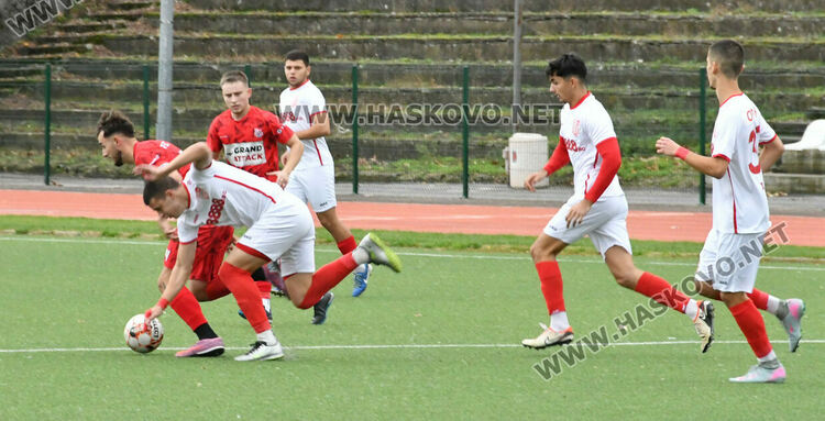 ОФК „Хасково“ изхвърли ФК „Хасково“ от турнира за аматьорската купа след 0:4 на „Младост“