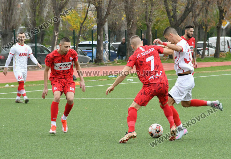 ОФК „Хасково“ изхвърли ФК „Хасково“ от турнира за аматьорската купа след 0:4 на „Младост“