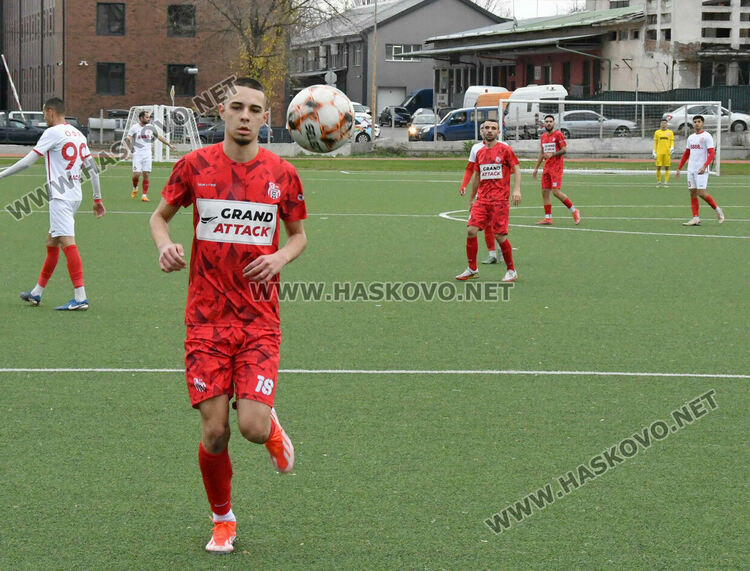 ОФК „Хасково“ изхвърли ФК „Хасково“ от турнира за аматьорската купа след 0:4 на „Младост“