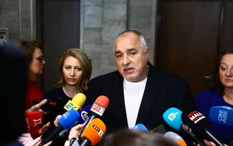 Борисов цака Пеевски със 120 лв. добавка за пенсионерите