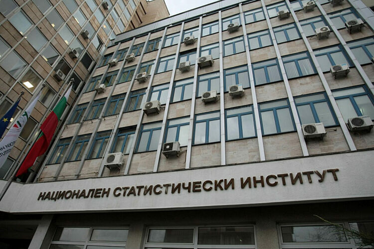  И в статистиката заплатите не стигат: НСИ излиза на протест
