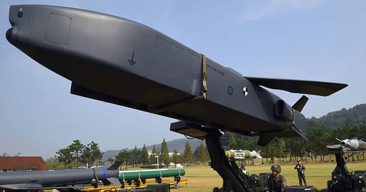 Мерц обеща да въоръжи украинската армия с далекобойни оръжия