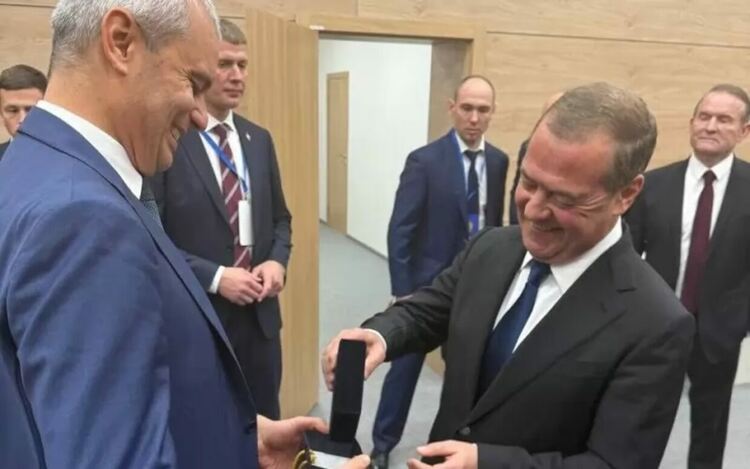 Политици от световен ранг, туй то!