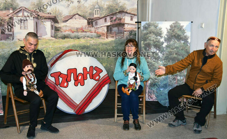 Театър „Дани и Деси“ празнува 30 години на сцена 