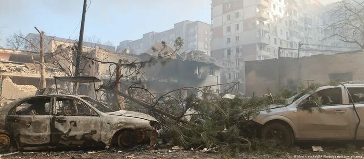 Според „Файненшъл Таймс“ тайният мирен план изисква болезнени отстъпки от Украйна