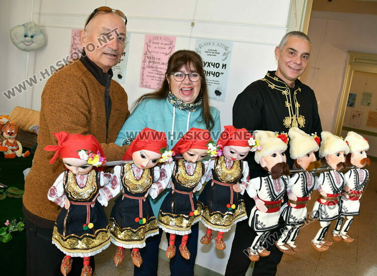 Театър „Дани и Деси“ празнува 30 години на сцена 