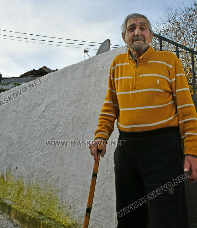 ВиК-Хасково прекъсва водата на длъжници в „Република“, „бедните“ искат помощ от държавата