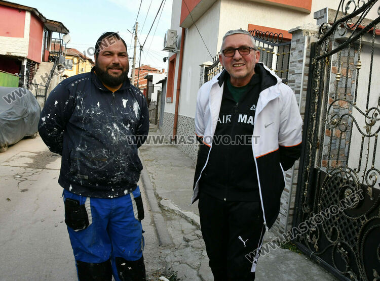 ВиК-Хасково прекъсва водата на длъжници в „Република“, „бедните“ искат помощ от държавата