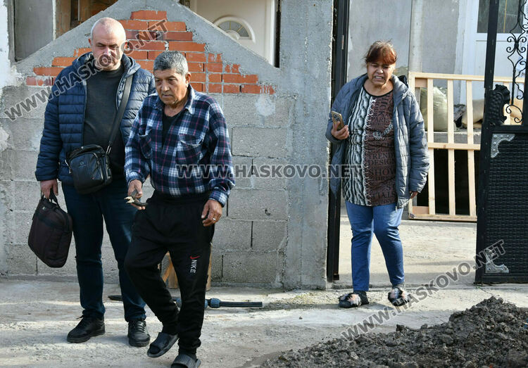 ВиК-Хасково прекъсва водата на длъжници в „Република“, „бедните“ искат помощ от държавата