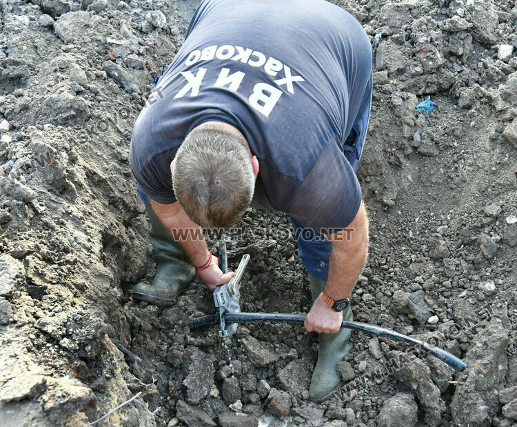 ВиК-Хасково прекъсва водата на длъжници в „Република“, „бедните“ искат помощ от държавата
