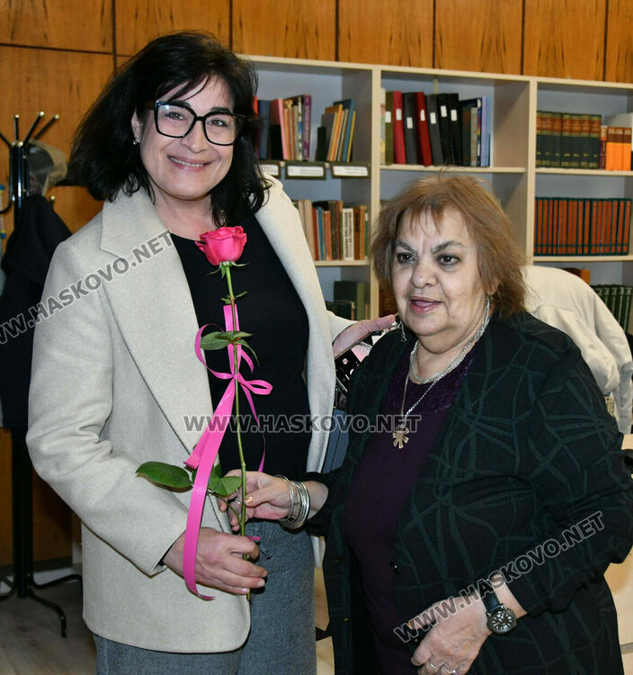 Поетесата Ели Видева празнува своя 70-ти рожден ден с премиера на новата си книга