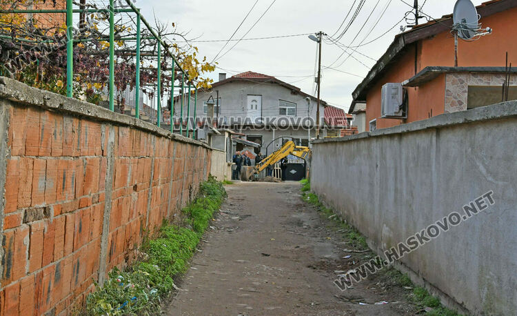 ВиК-Хасково прекъсва водата на длъжници в „Република“, „бедните“ искат помощ от държавата