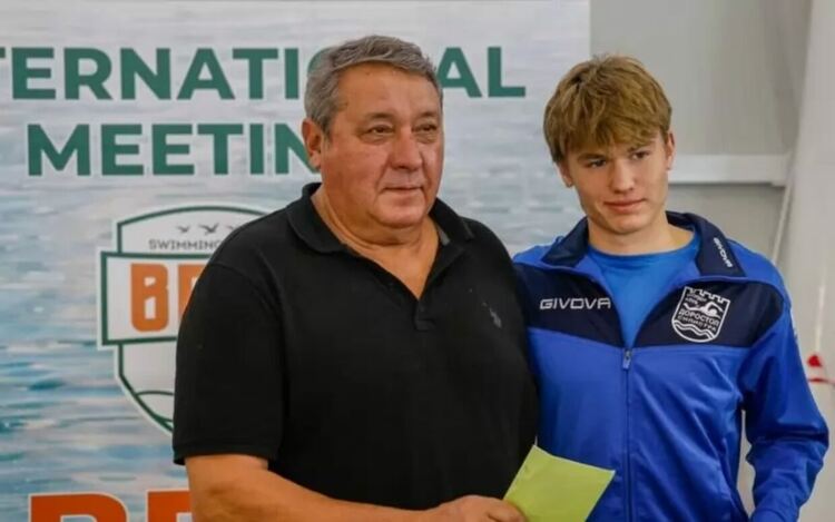 Дарен Кирилов със своя треньор Веселин Суров.