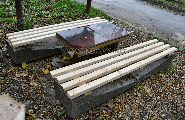 Възстановиха потрошена беседка в хасковски парк