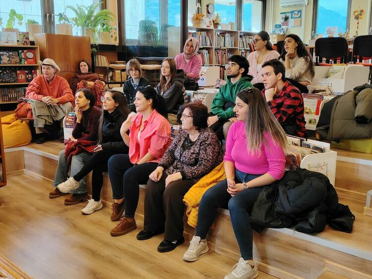 Младежи от четири държави обмениха опит в Регионална библиотека „Николай Вранчев“