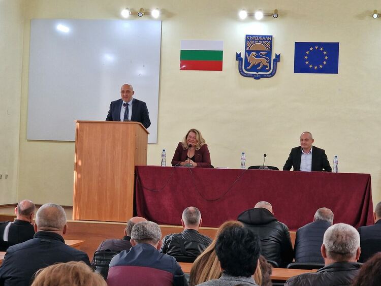 Въвеждат изцяло електронен документооборот в кметствата на Община Кърджали