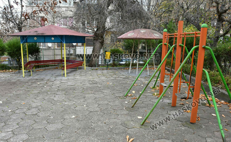 Със символична първа копка започна обновяването на ДГ 1 „Ян Бибиян“ в Хасково