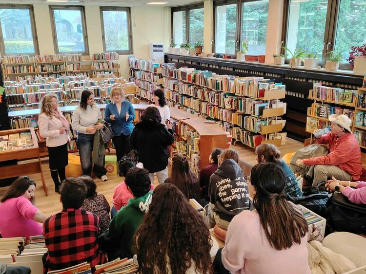 Младежи от четири държави обмениха опит в Регионална библиотека „Николай Вранчев“