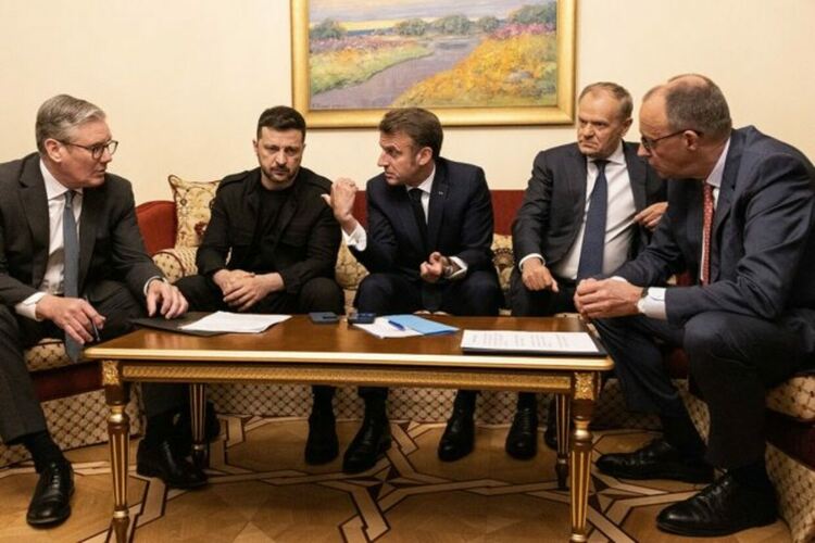 Лидерите на Великобритания Кийр Стармър, на Украйна Володимир Зеленски, на Франция Еманюел Макрон, на Полша Доналд Туск и на Германия Фридрих Мерц