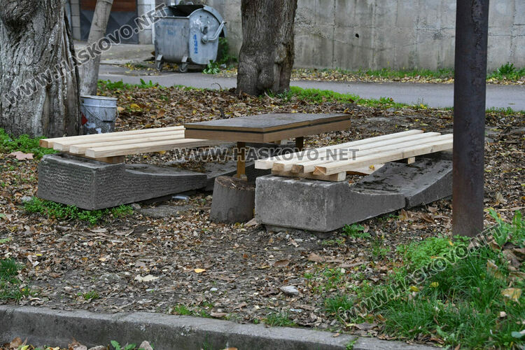 Възстановиха потрошена беседка в хасковски парк