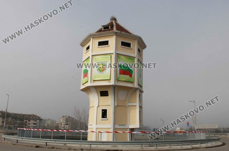 Временно ограничение на движението край кръговото при Водната кула заради коледна украса