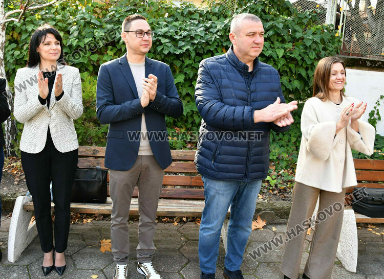 Със символична първа копка започна обновяването на ДГ 1 „Ян Бибиян“ в Хасково