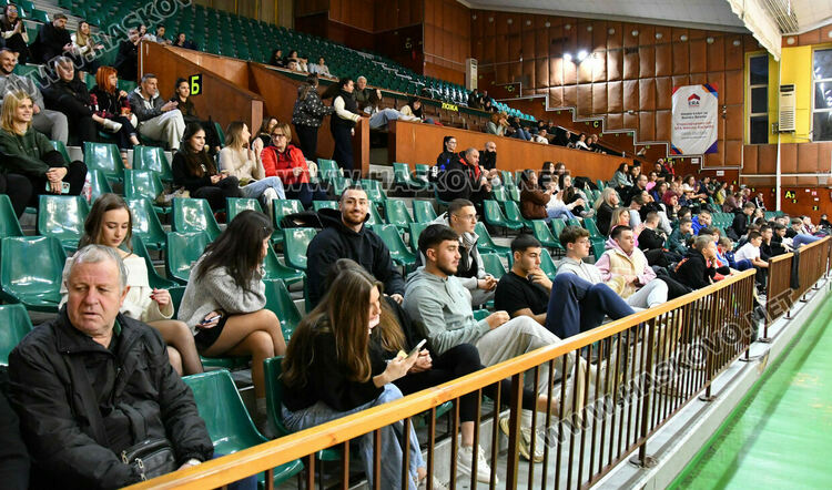 Баскетболният „Хасково Б” разби Делфин Бургас